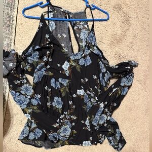 American Eagle cold shoulder long sleeve tank